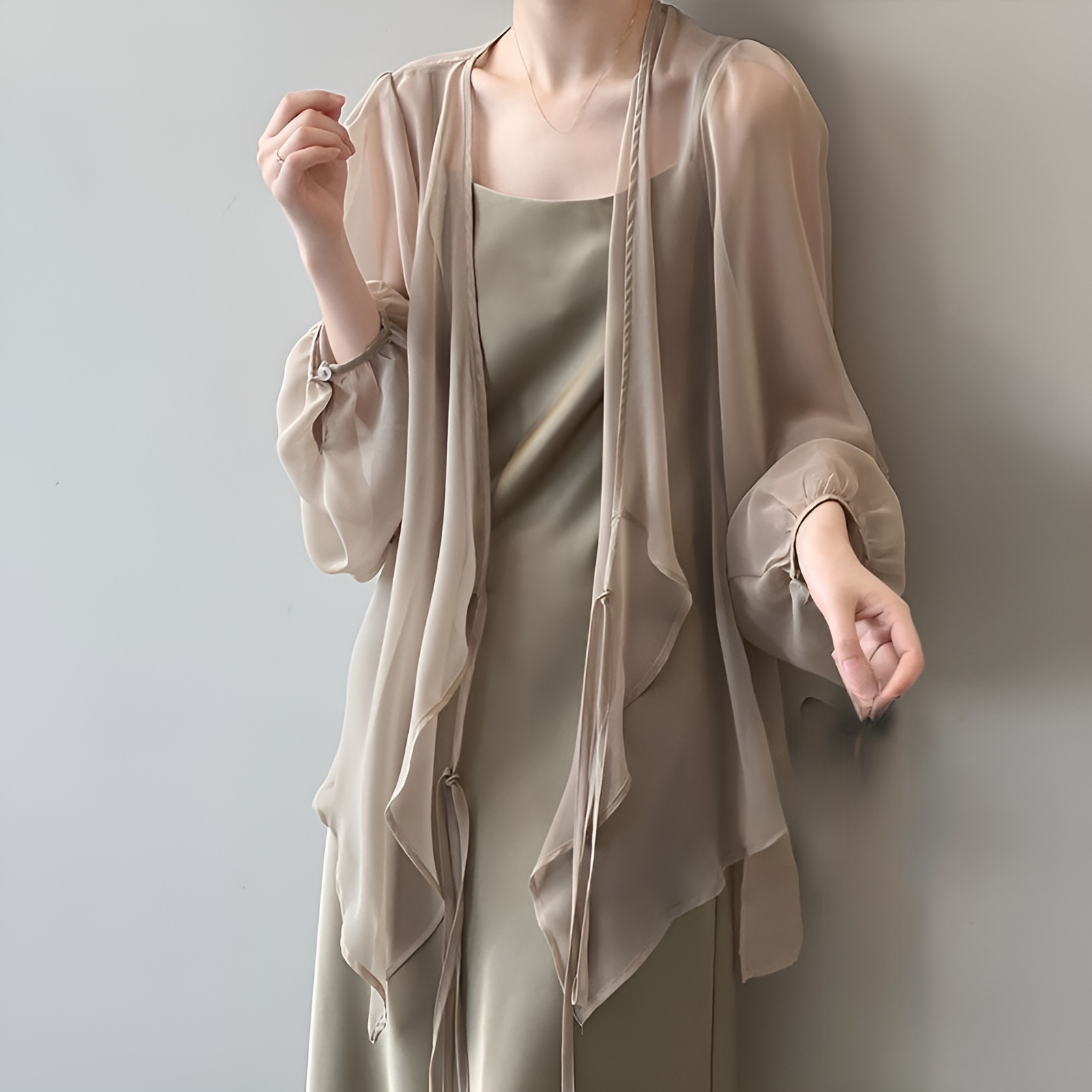 新しい中国風の日焼け止め服カーディガン、アイスシルクトップ、個性的な高級日焼け止め服デザイン、ニッチな日焼け止め服、通気性のあるファッションアウターウェア、小さなカーディガン