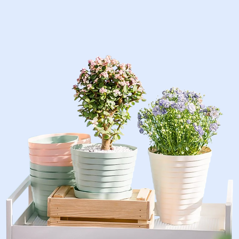 Jednoduchý severský prodyšný plastový květináč