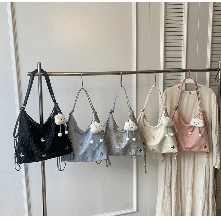 【세 가지 착용 방법】 나비 발광 스웨이드 토트백