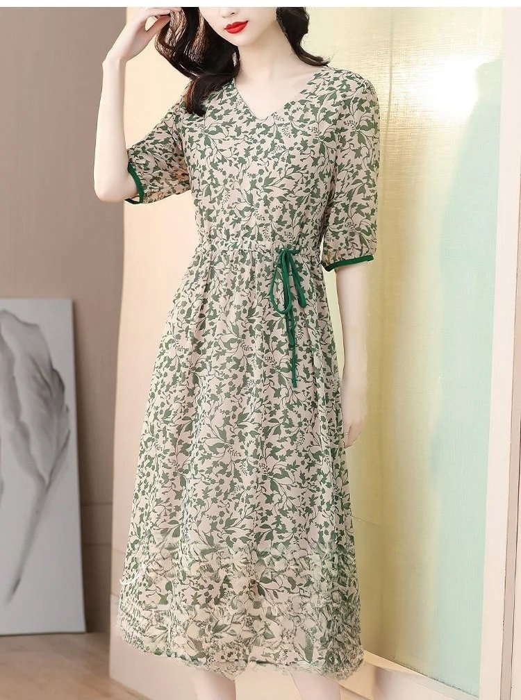 ชุดเดรสแขนห้าส่วนเก็บเอวดูผอมลง