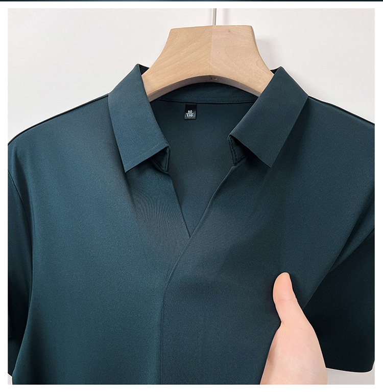 通気性に優れたアイスシルクVネックTシャツのディテール