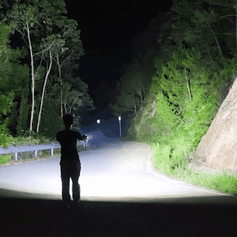 [Tun supraconductor laser] Lanternă cu laser alb cu zoom telescopic