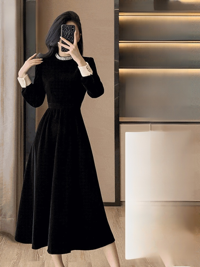 헵번 스타일 벨벳 블랙 원피스