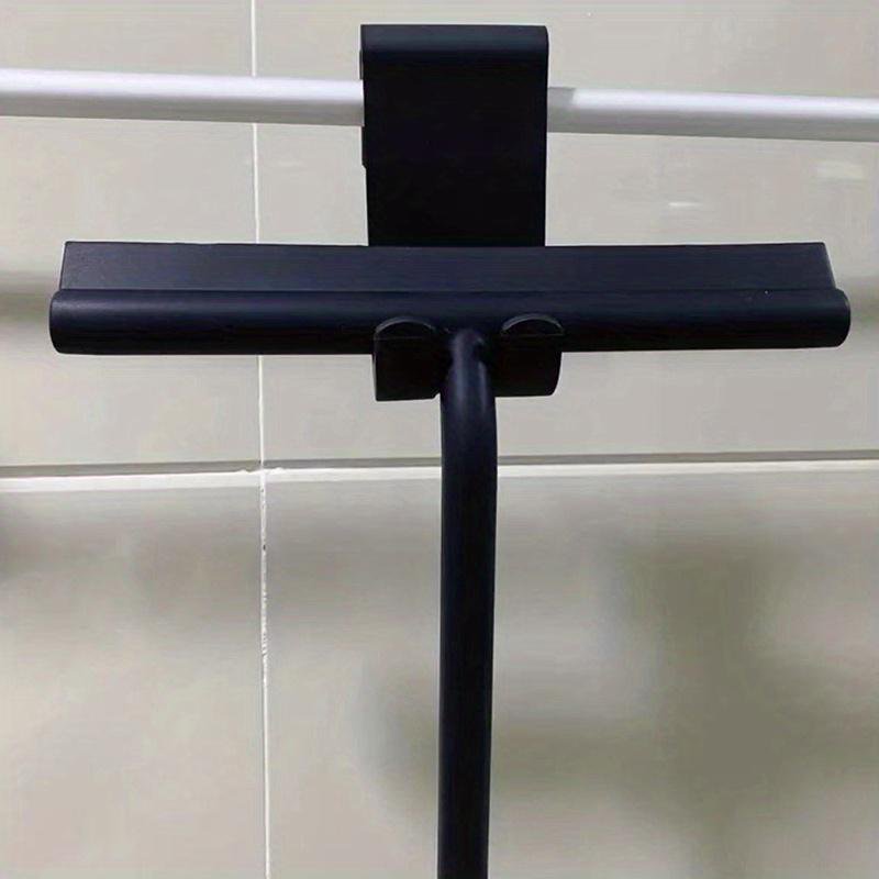 Použití silikonové stěrky na sprchový kout