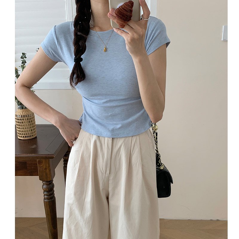 丸首フリル袖シャツのディテール