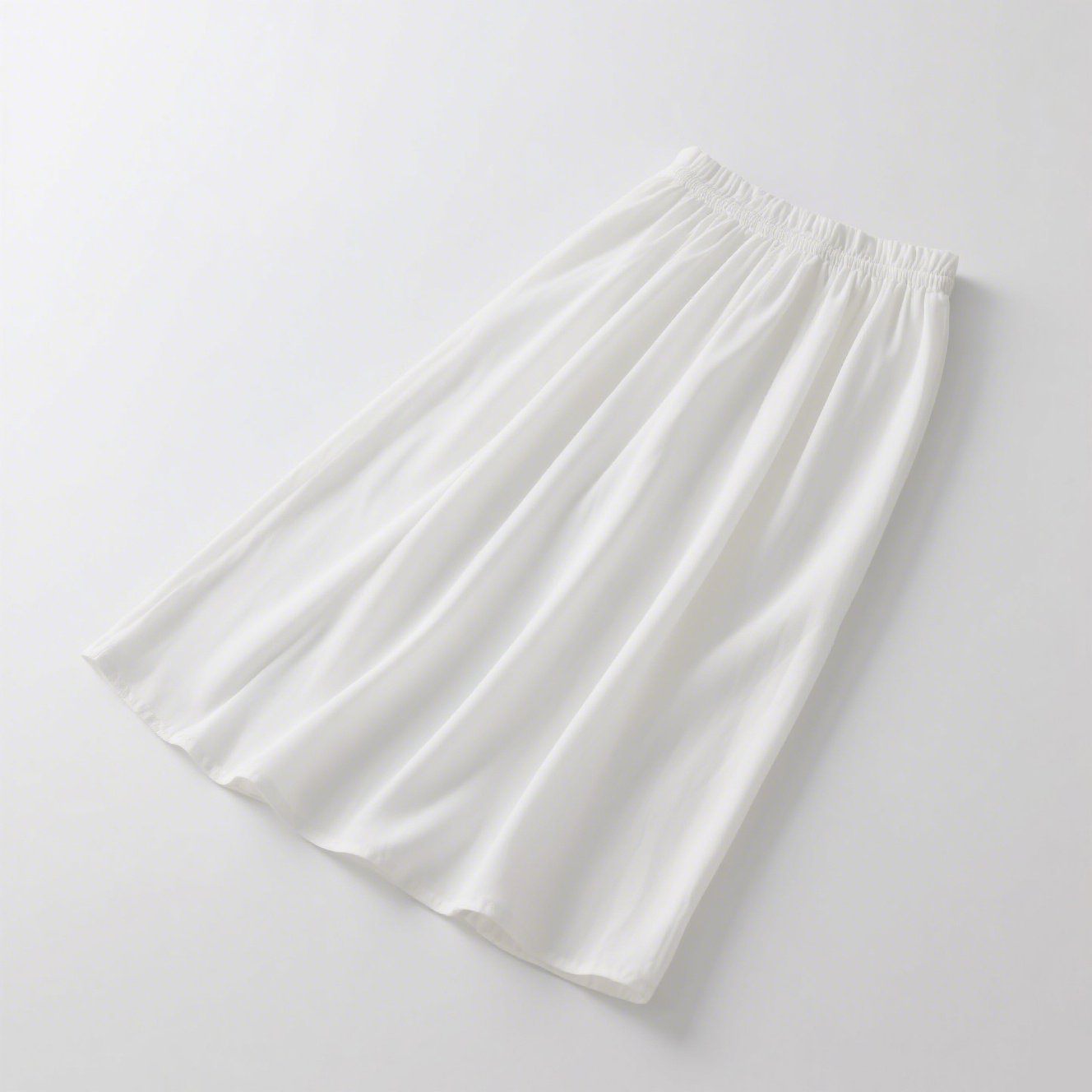 白いスカートの前面デザイン