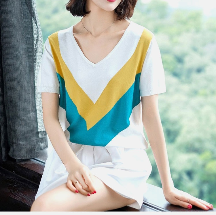 夏コーデにおすすめの通気吸汗ニットTシャツ