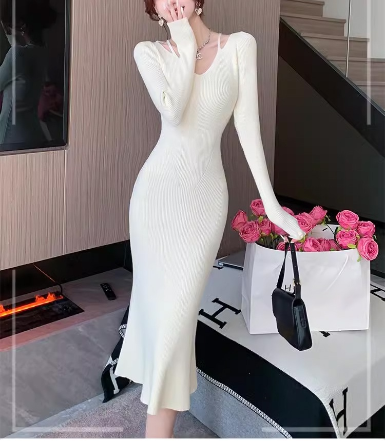 おしゃれな重ね着風ニットワンピース着用イメージ