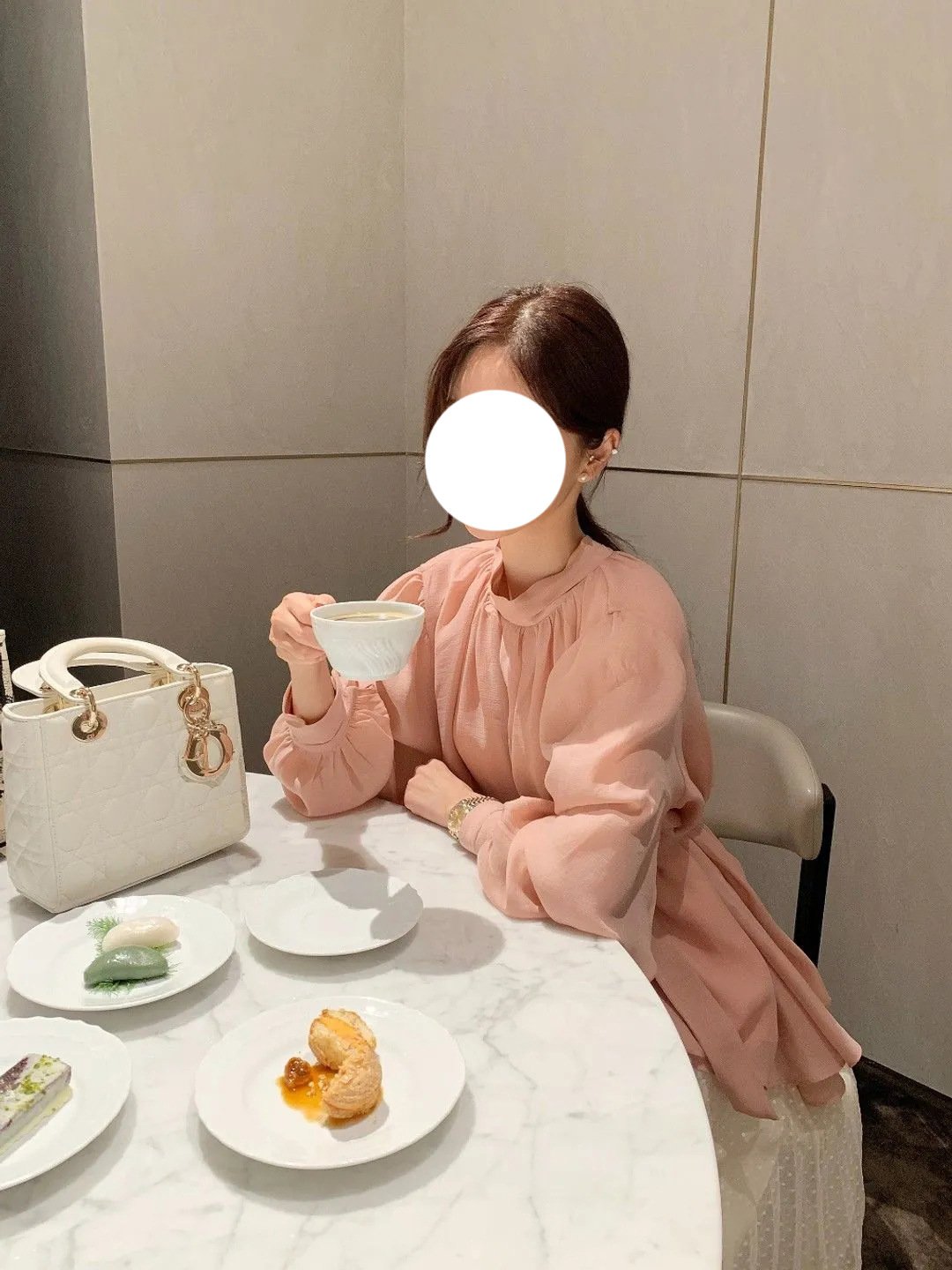 女性向けトレンドエレガントシャツ正面