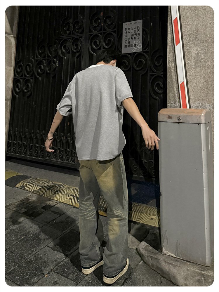 Vネックスタイルの新作メンズファッショントップス