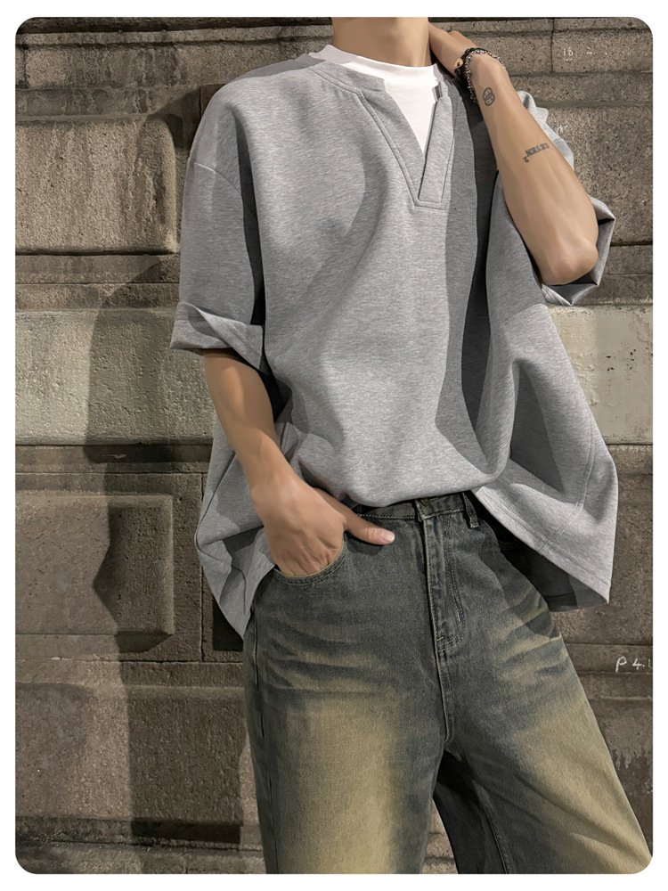 夏向けおしゃれVネックTシャツの生地感アップ