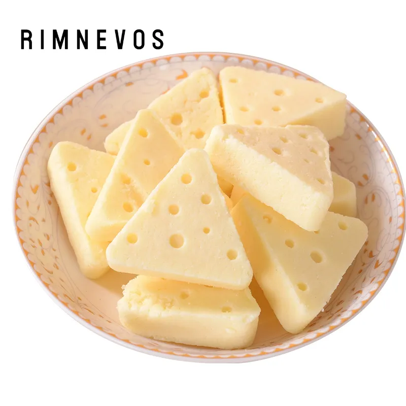 チーズの三角ミルク商品パッケージ画像