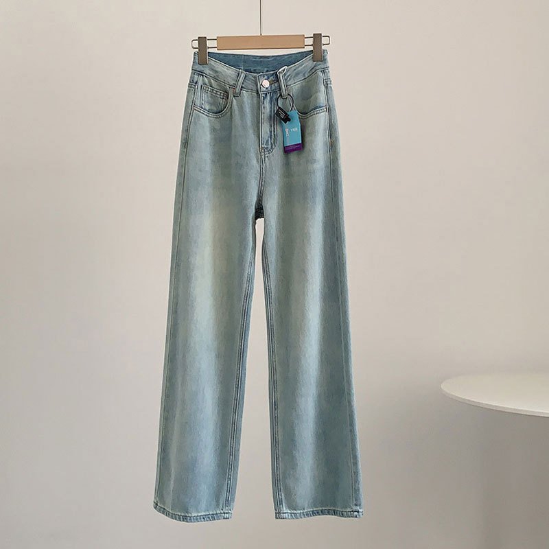 ドレープ感のあるスキニーストレートジーンズディテール