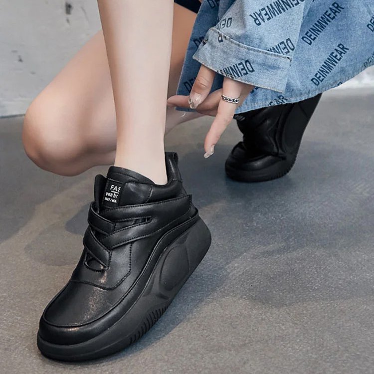 マジックテープ厚底スニーカー