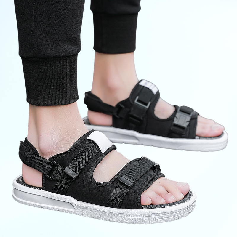 メンズの防汗夏の新しいスタイルの屋外運転ビーチサンダル二重目的滑り止めトレンド