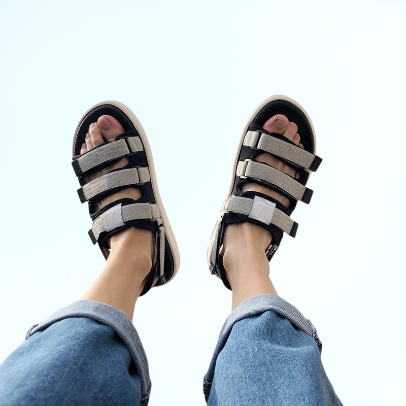 メンズの防汗夏の新しいスタイルの屋外運転ビーチサンダル二重目的滑り止めトレンド