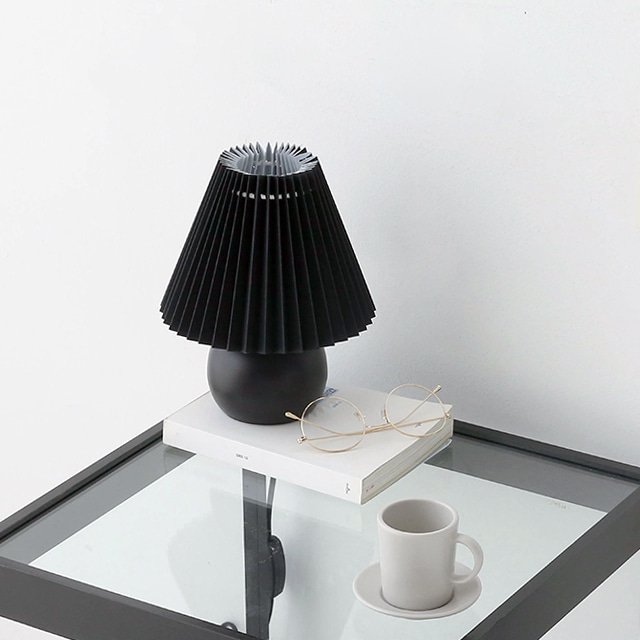 Accordion pleated table lamp