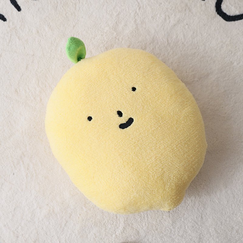 フルーツ柄のクッション