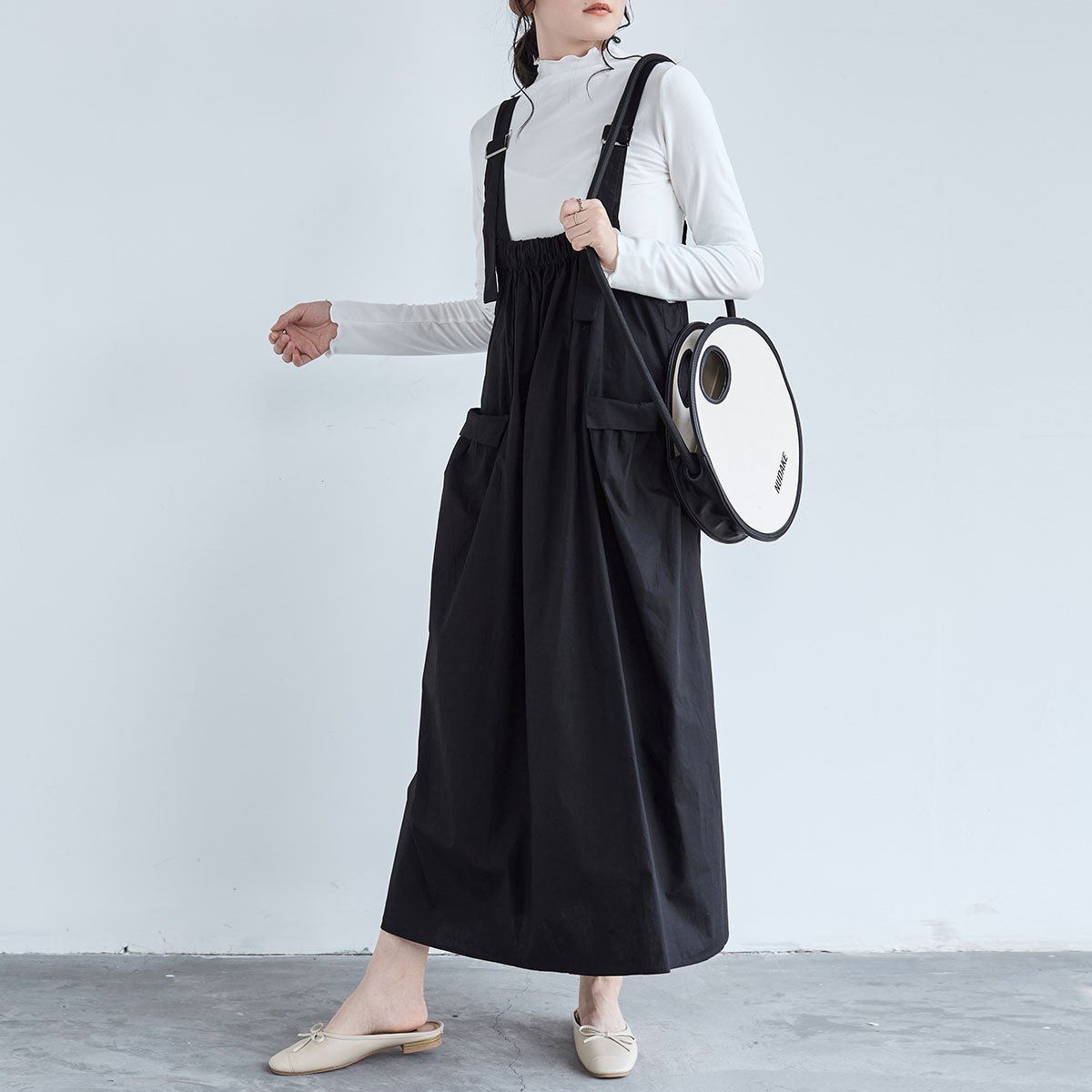 秋季新作女性服日本のカジュアルなワンピースゆったりとした日韓のプリーツオールマッチのビッグスウィングオーバーオール