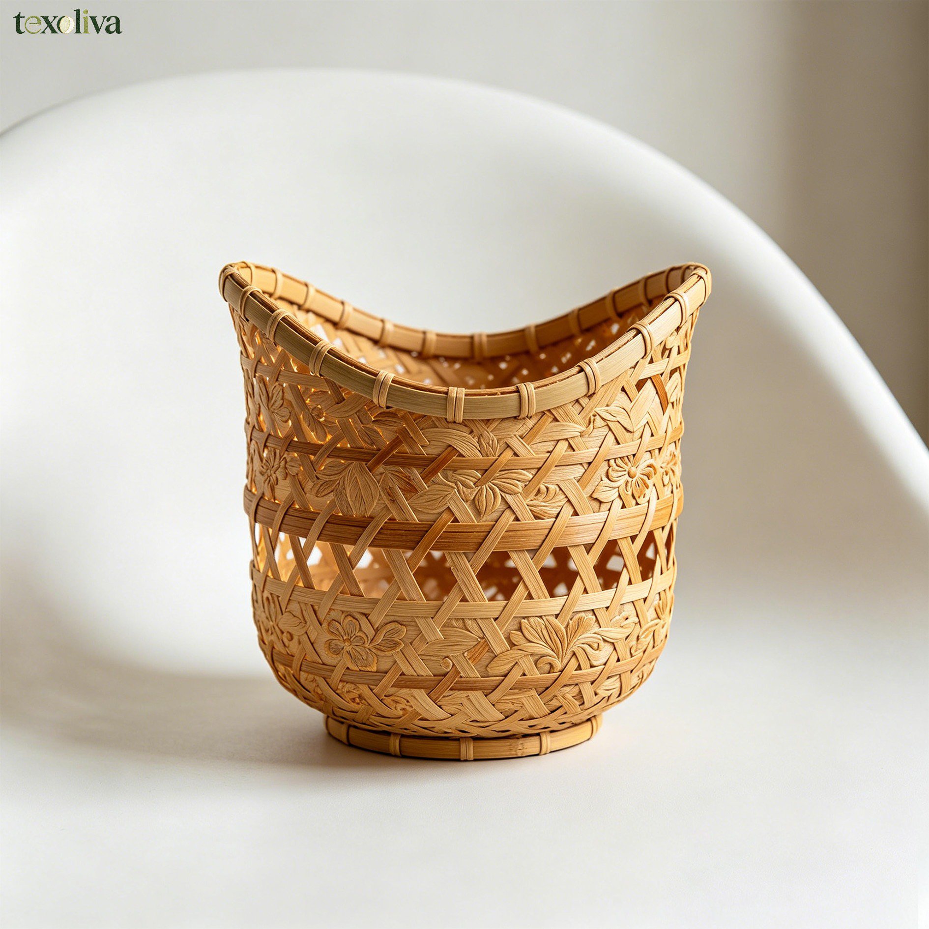 Rustic woven bamboo basket for home decoration