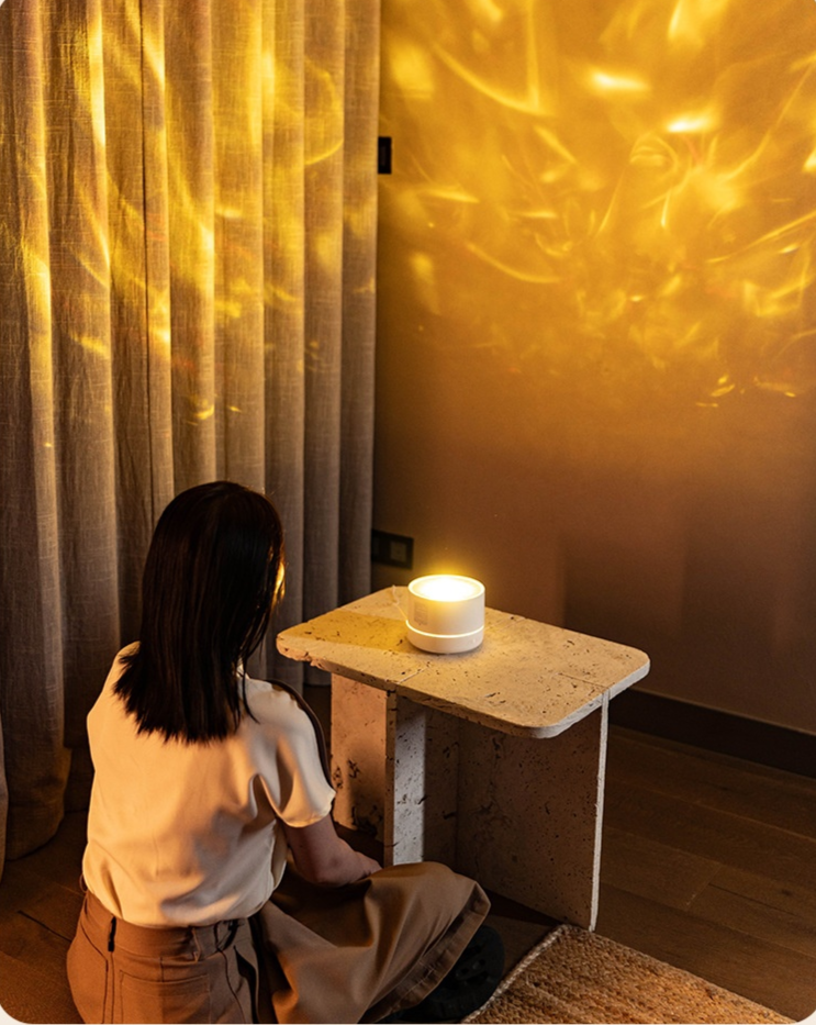 Detalle del diseño giratorio del humidificador de escritorio