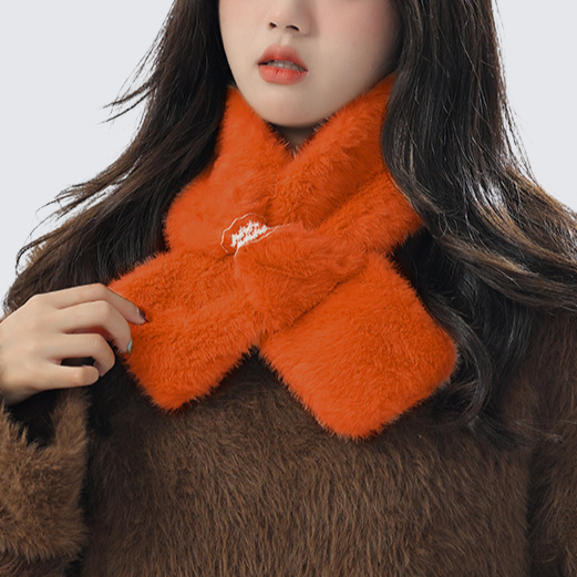 秋冬季柔軟可愛減齡毛絨圍脖