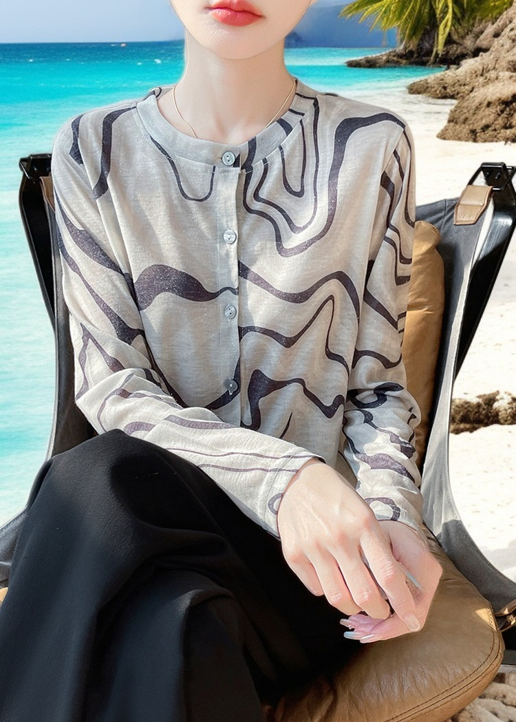 軽やかな春夏用カーディガンのディテール