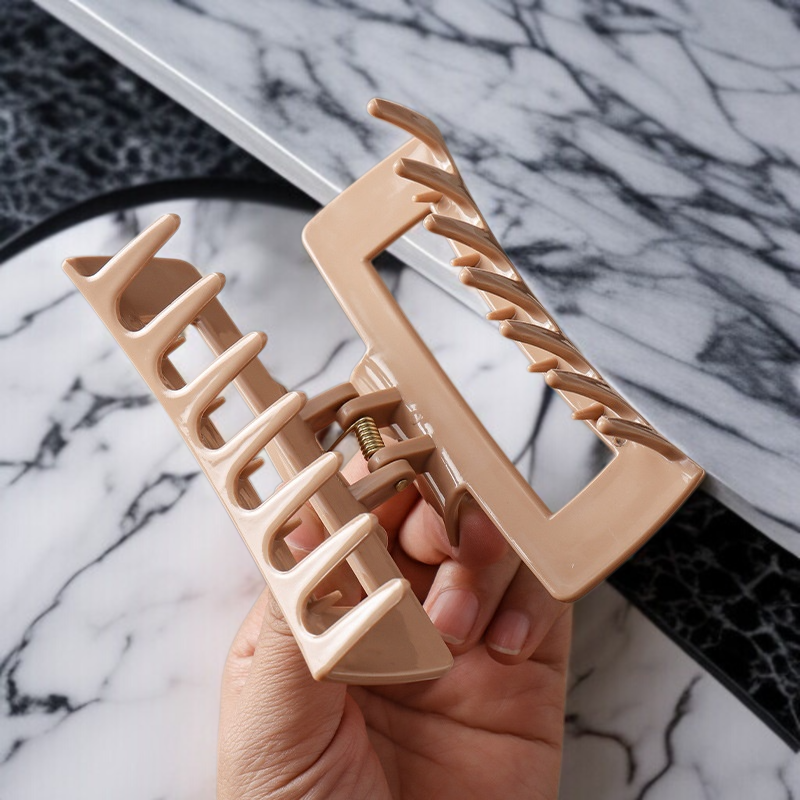 防滑咬齒設計抓夾特寫