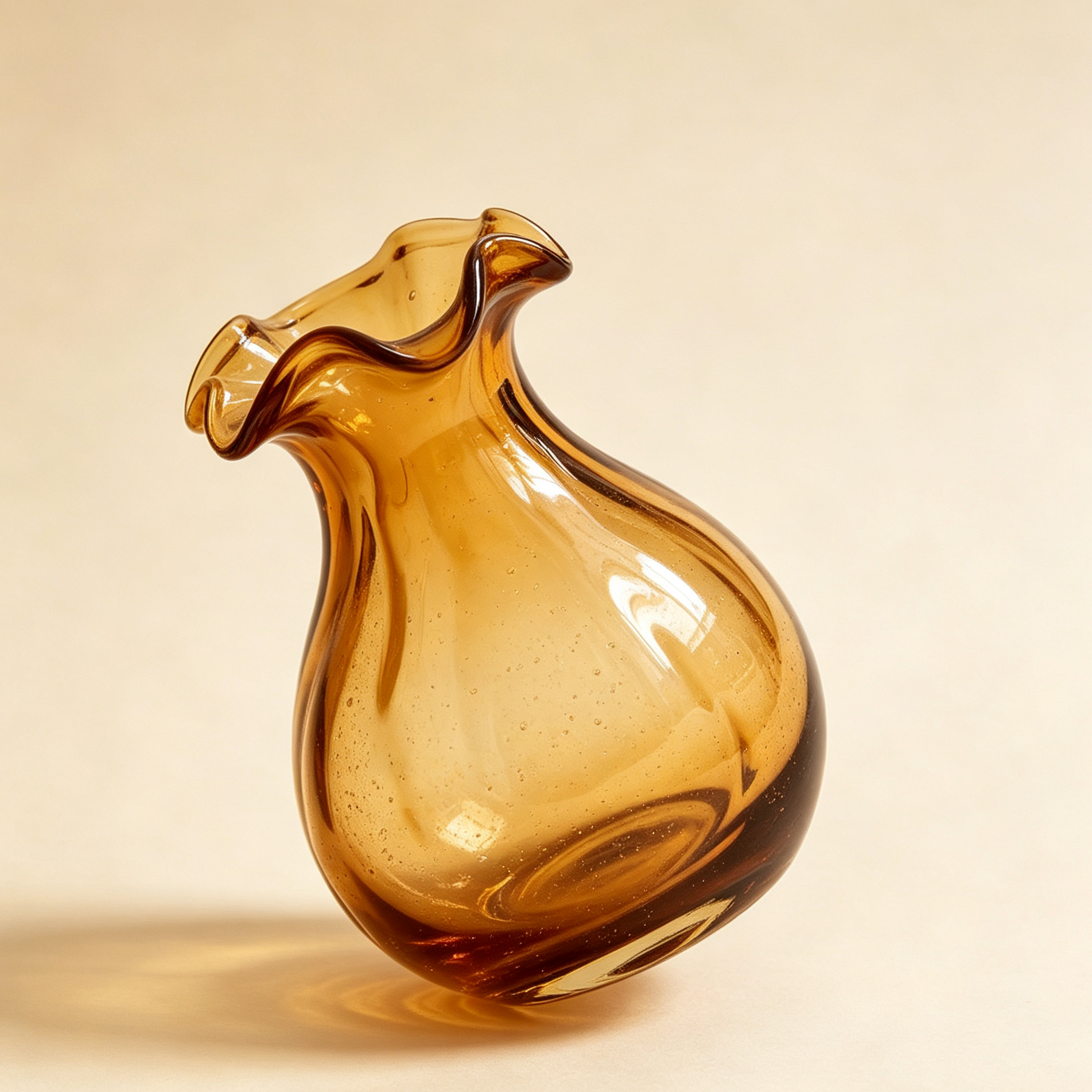 Wavy-edged amber glass vases (3 pieces)