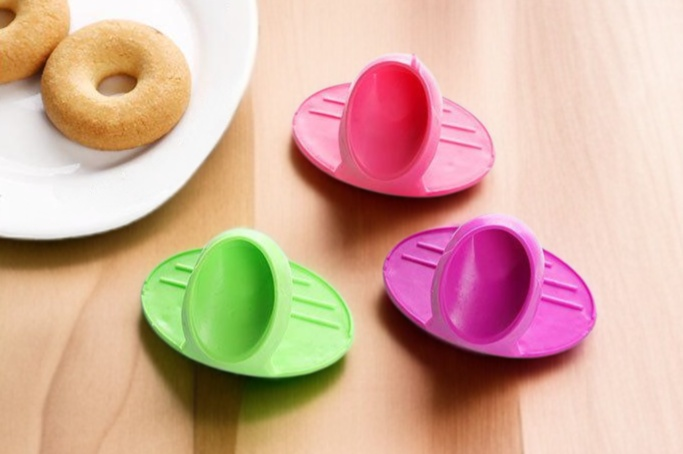 파마 작업 중 손가락을 보호하는 커버 사용 방법