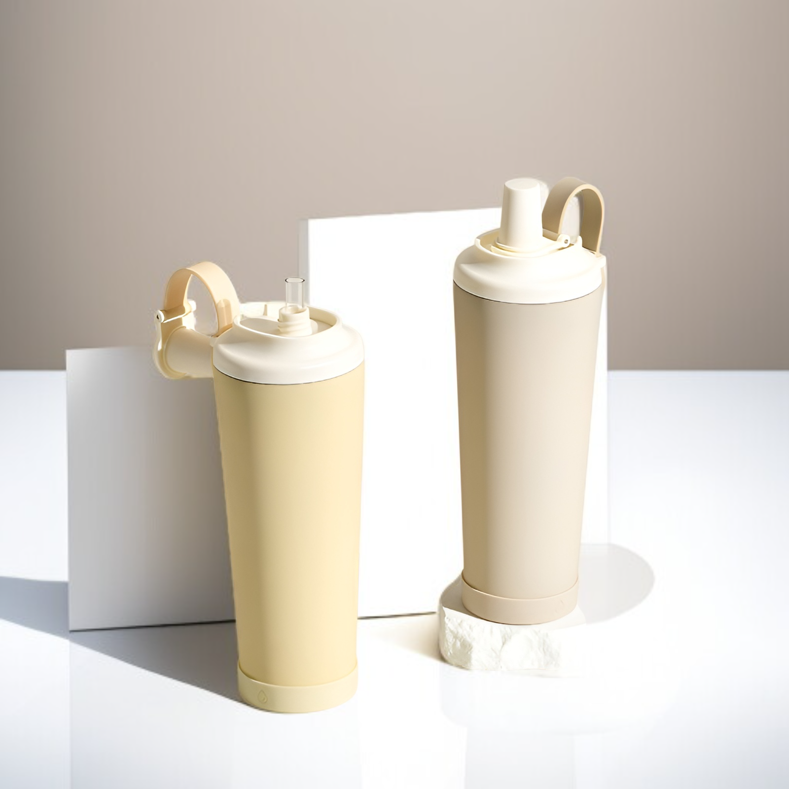 보온 기능을 강조한 휴대용 텀블러 상세 이미지