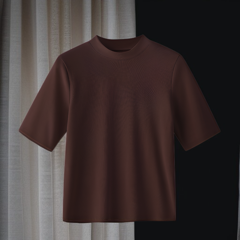 着痩せ効果のある薄手スタンドカラーTシャツ 女性モデル着用