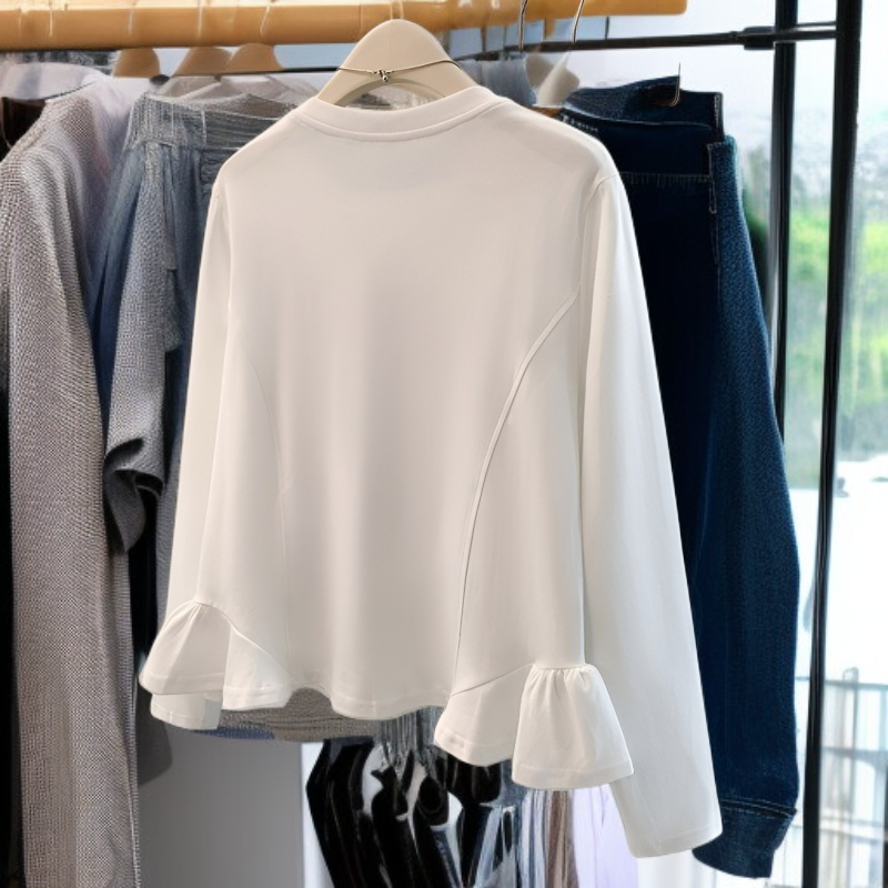 可愛いプリンセス風Tシャツ着用イメージ