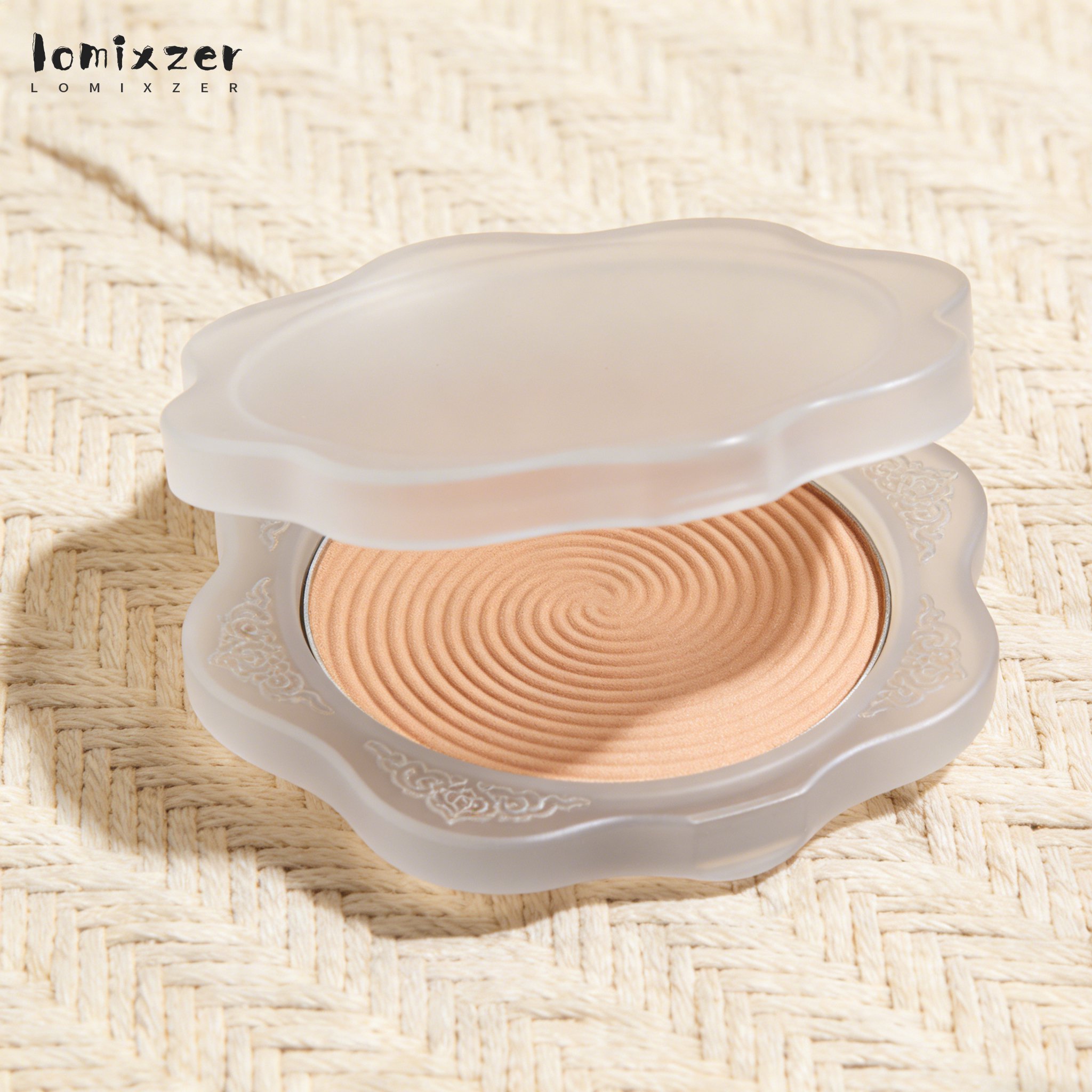 แป้งพัฟควบคุมความมัน ปกปิดเรียบเนียน