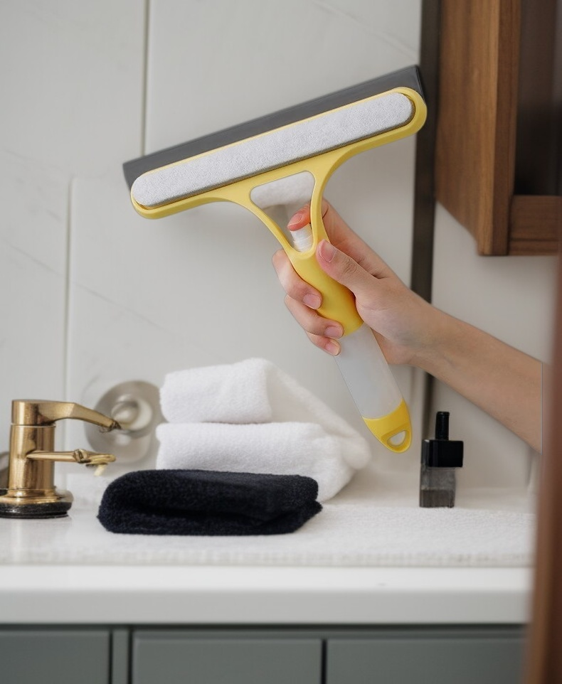 욕실 청소에 적합한 멀티 청소 도구