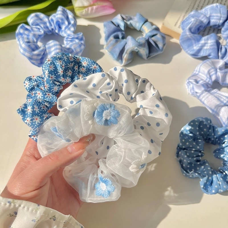 Fashionable hair ties