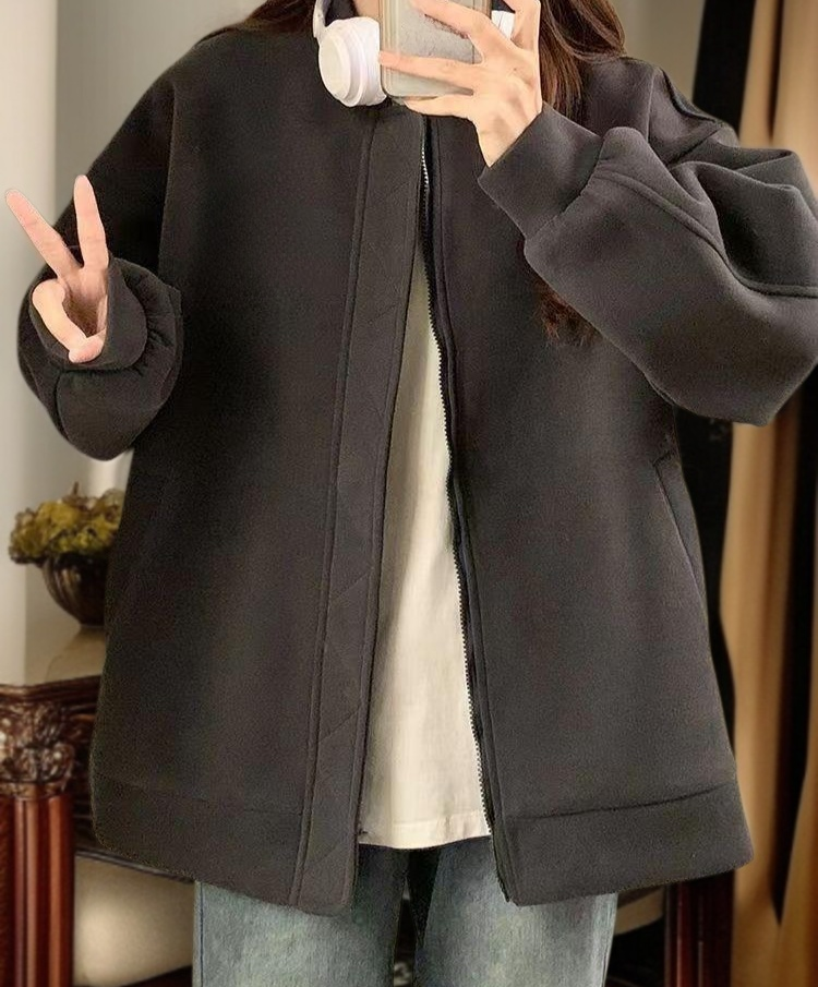 스트릿 패션에 어울리는 야구복 외투