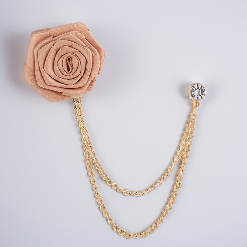 Brosche mit schwarzer Rose