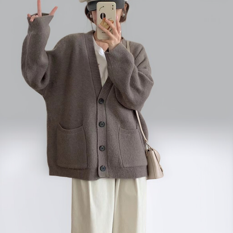 女性用シンプルデザインニットトップス