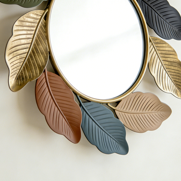 壁に掛けた丸型ミラーのインテリア例