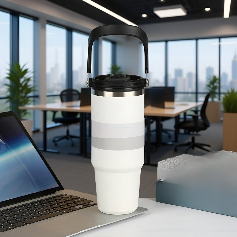 漏れ防止設計のステンレス製カップ