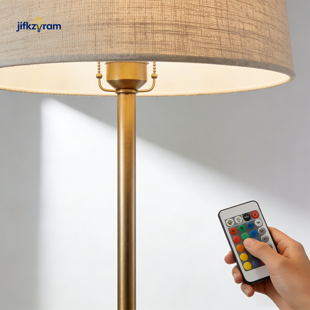 Lámpara de pie con atenuación por control remoto