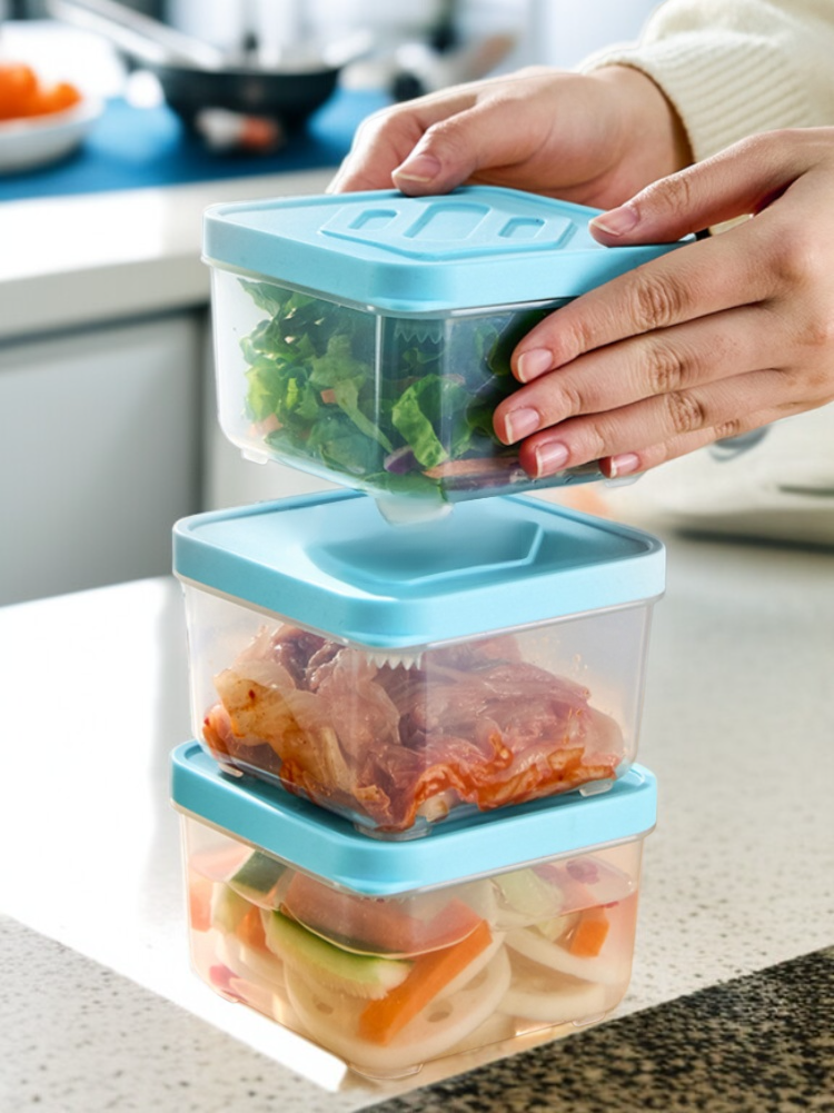 도시락 케이스에 신선한 음식 보관 모습