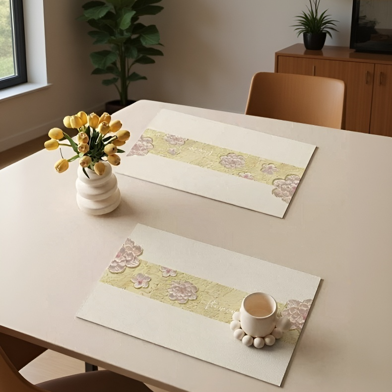 油汚れも簡単に拭き取れるレザープレースマット