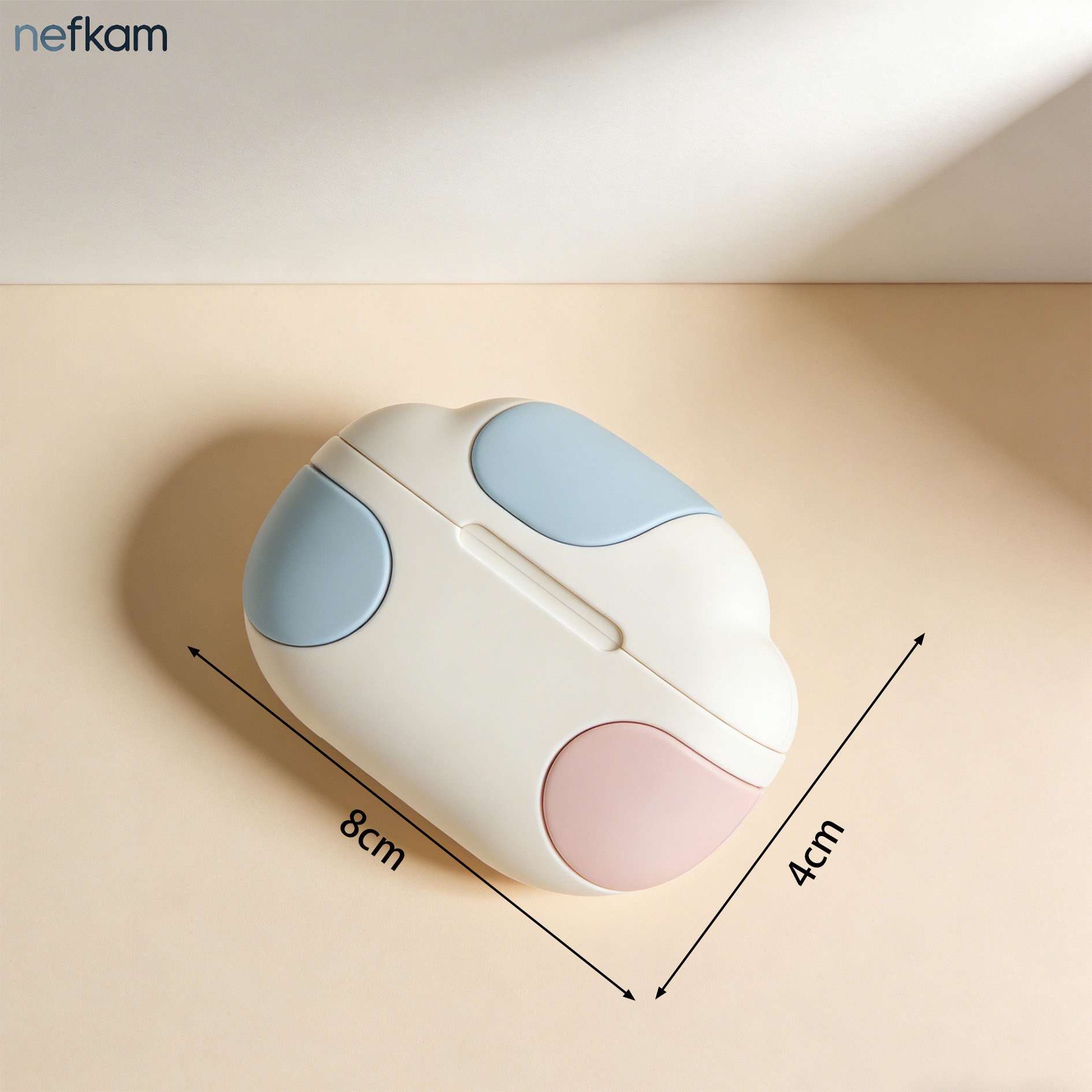 Lightweight headphone pouch with keychain