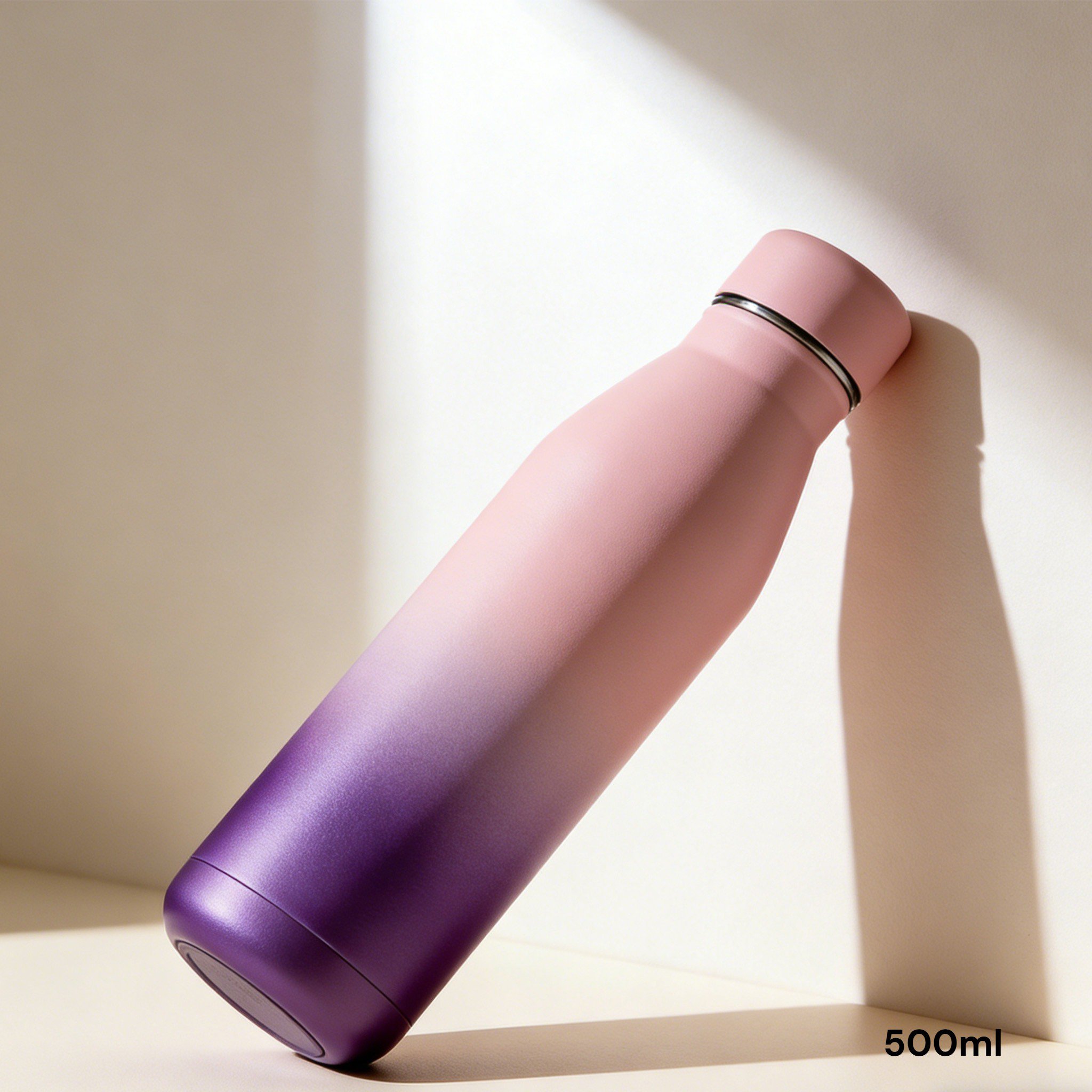 軽量で持ち運びやすい水筒のデザイン