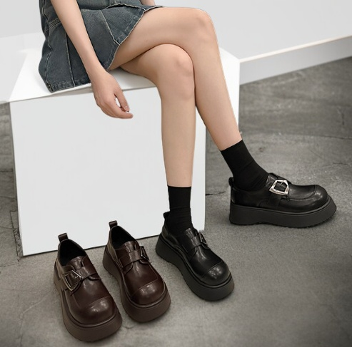 여성용 청키 슈즈 아웃솔 디테일 이미지