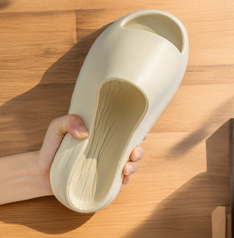 남녀 모두 착용 가능한 홈 슬리퍼