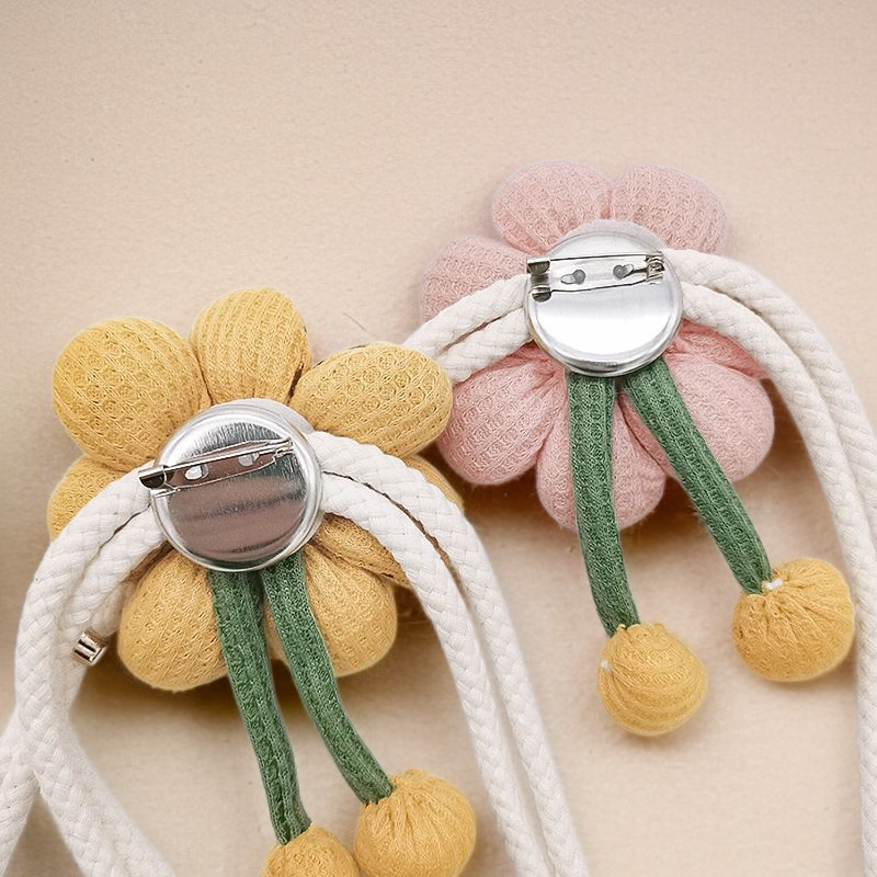 Chic curtain tiebacks with flower design