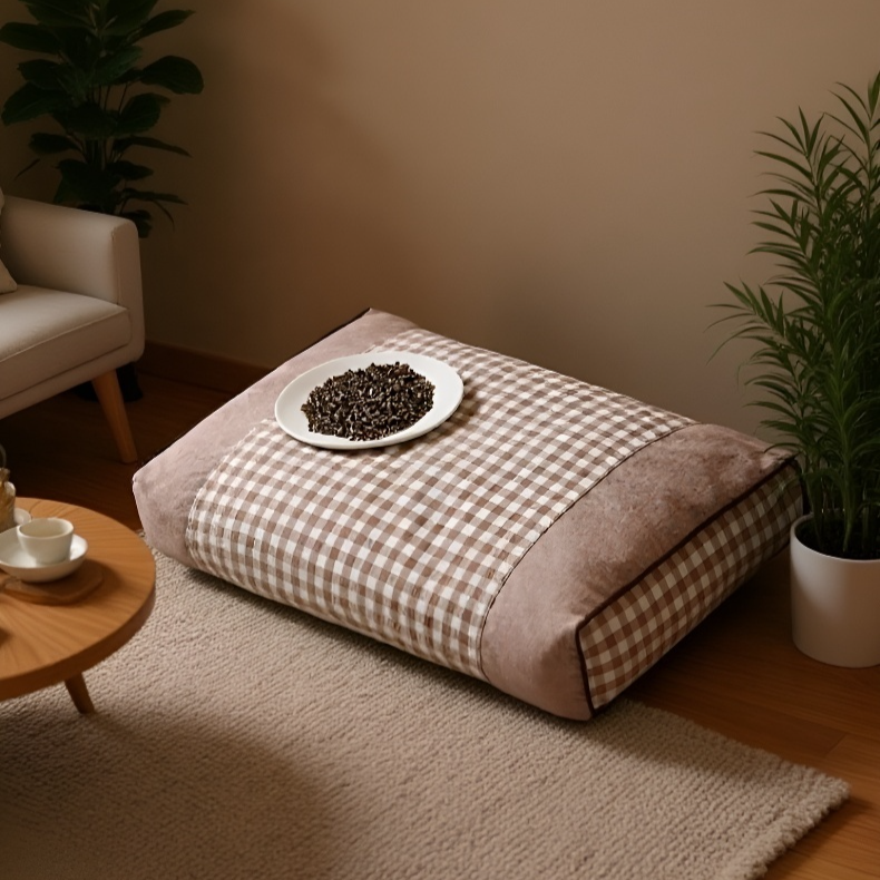 Detalle de la almohada de trigo sarraceno para hombres